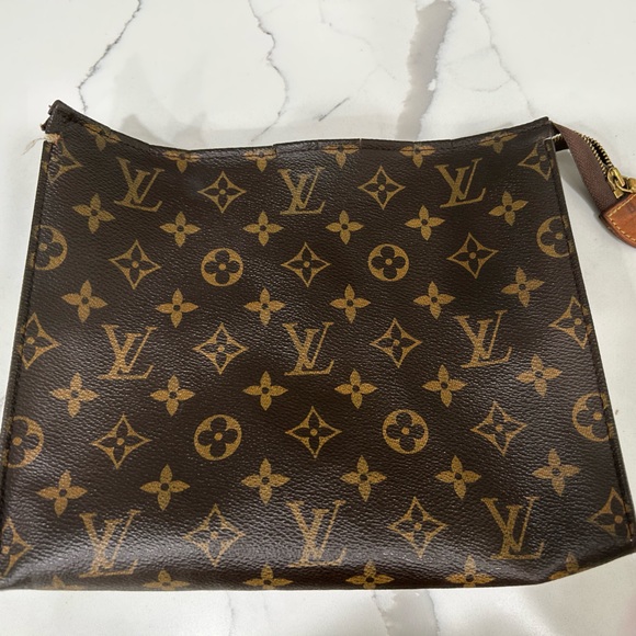 Used toiletry Louie vitton bag - Picture 1 of 5